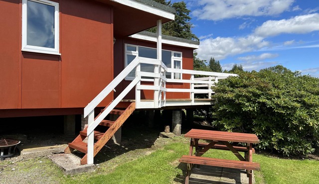 Beside The Water, Low Priced, Ideal for Couples and small families, dogs welcome