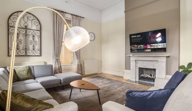 Bespoke Home for Large Groups - 100m From Taylor Swift Concert