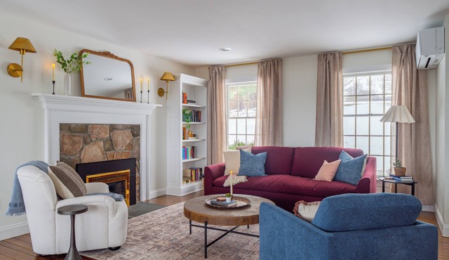 Bespoke Litchfield - Spacious, Hot tub, Game Room