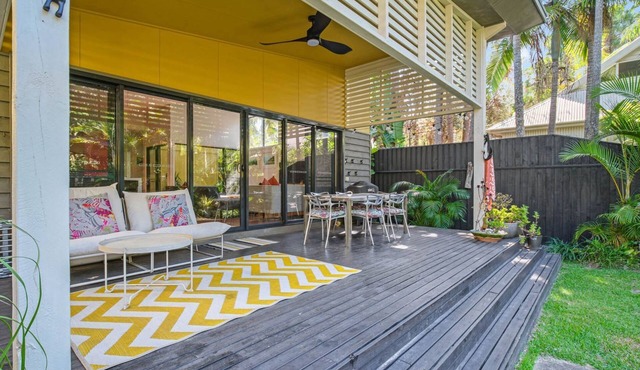 Bessou - Elizabeth Beach Holiday