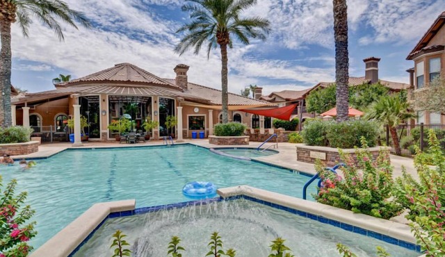 Best 2 Bedroom in Litchfield Park! Hot Community Pool, 1 car garage