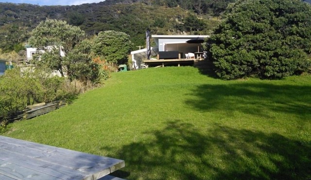 Best Bach at the Beach - Port Waikato