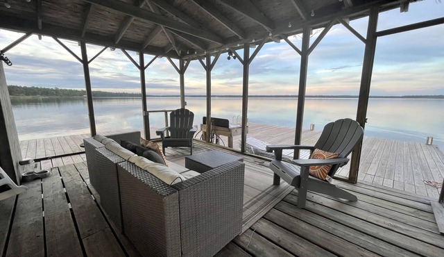 Best Bay View, 7 Acres, Kayaks, Bikes, Game Room, Boat/Cargo Lift, Pets Welcome