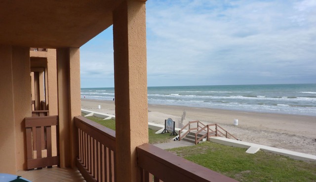 BEST BUY! -Jackie's Direct BeachFront Condo -Spectacular View -Remodeled