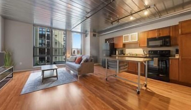 Best Central Location Stylish Condo Unmatched Amenities 429