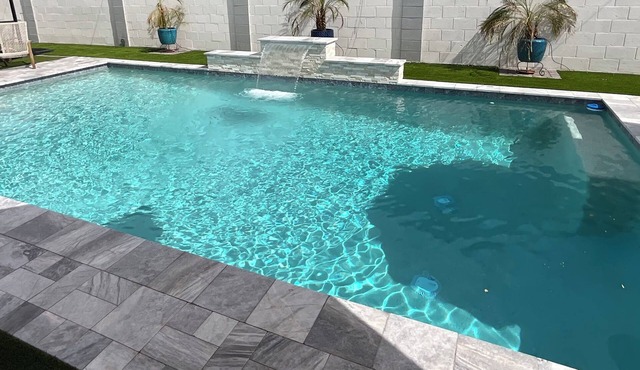 Best Cozy Stylish Spacious open Floor NEW HEATED POOL