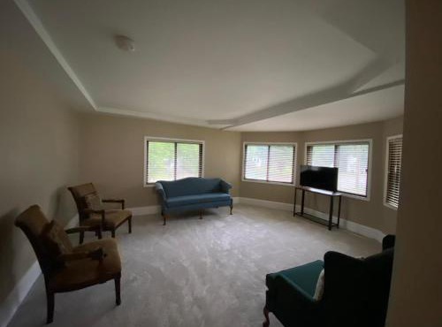 Best Deal-8 beds- Perfect for large Team