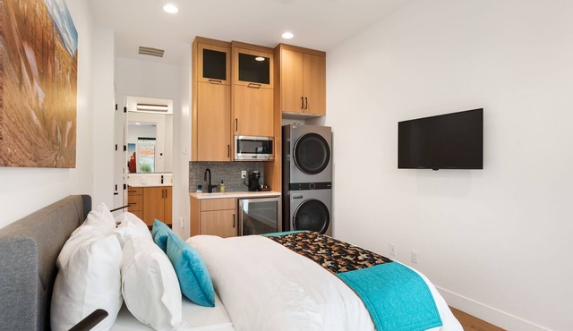 Best Deal! Modern Luxury Casita! Kitchenette & W/D