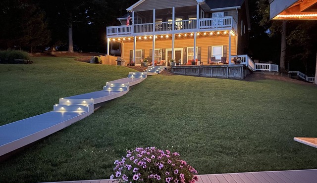 Best Dock on LKG, 7 Bedrooms, 2 Kitchens, 4 Bath, 2 OPEN Boat Slips