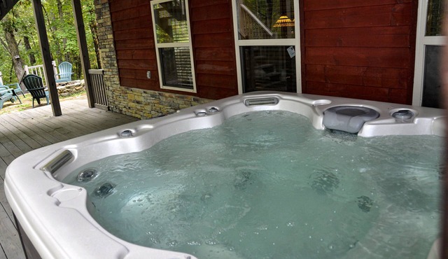 Best Family Cabin Rental Wifi, Hot Tub and Pool Table