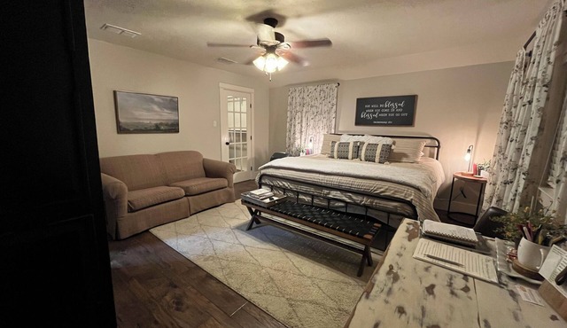 Best Getaway in East TX! ElKen Retreat:Spa,Pool,Hot tub,Massage,Breakfast,Relax