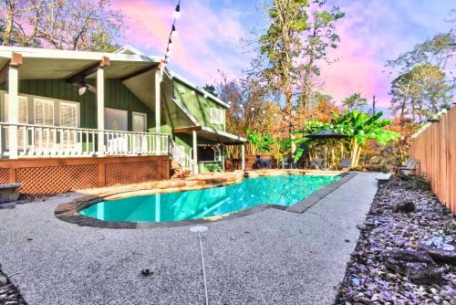 Best getaway in Montgomery - close to Lake Conroe