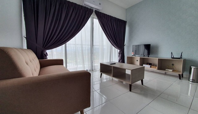 Best Hotel Relax Concept,FREE WIFI,Near Malaysia International airport (BLF2201)