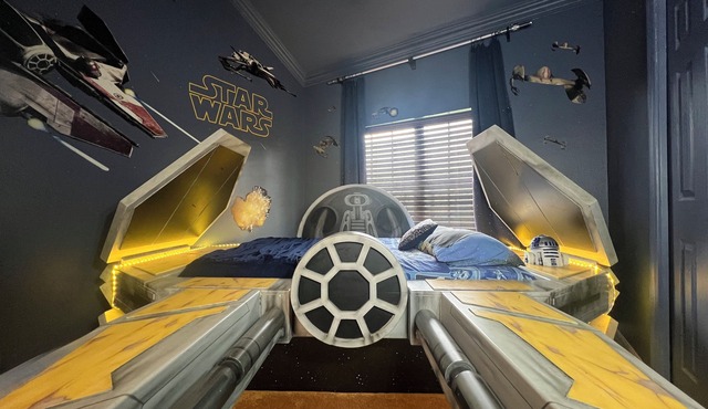 BEST HOUSE! Harry Potter, CARS, Princesses, StarWars, Avengers. Disney 8-10 min!