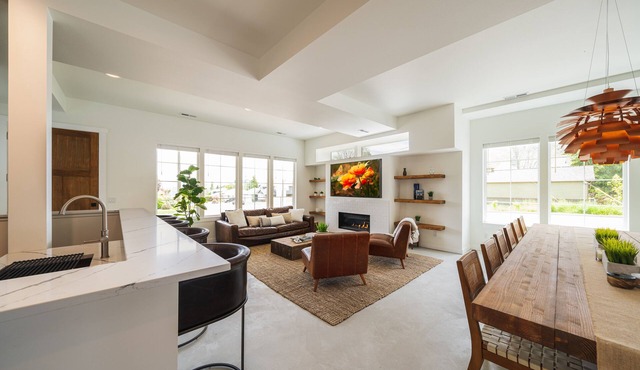 Best in Wenatchee. Stay in a 5 Star Spa Style Home!