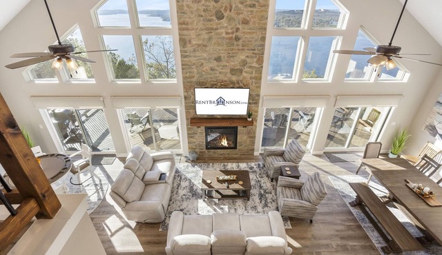 Best Lake & Sunset Views-Arcade-Shuffleboard-Community Amenities! Free Daily Tickets