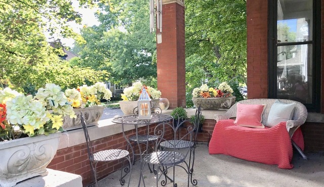 Best Lincoln Square Location - Spacious 2 bedroom