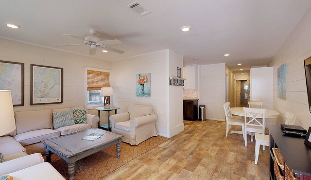 Best Location! 5 Minute Stroll To The Beach