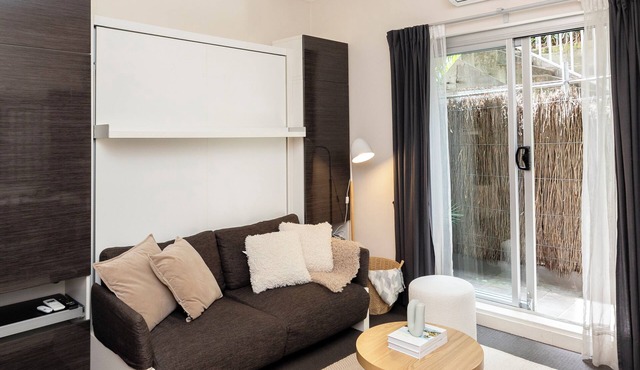 Best location @ Bondi Beach, on the beach!