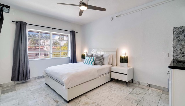 Best location by the Beach ! Free WiFi - TV - All amenities