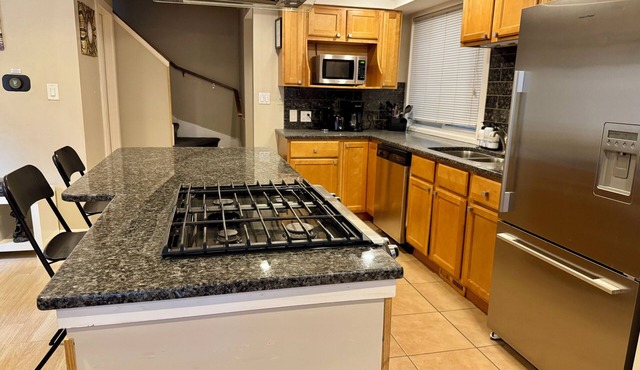 Best Location/Designer themed/Patio/Queen beds/Parking