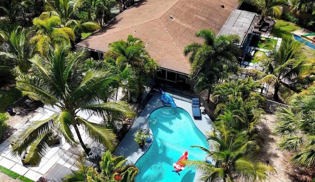 BEST LOCATION, Few min walk, Bike to Deerfield Beach and Pier. one acre property