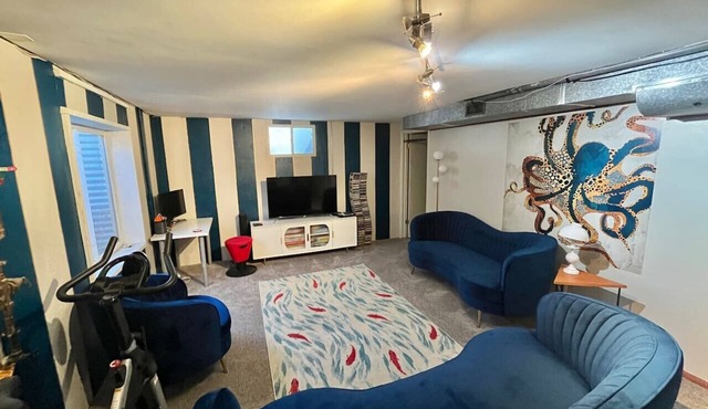 Best Location~Fun~2 Living Rooms +Ping Pong/Games