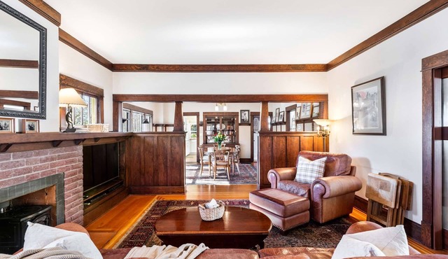 Best Location in Boise! 1912 Craftsman home in Hyde Park walk or bike everywhere!