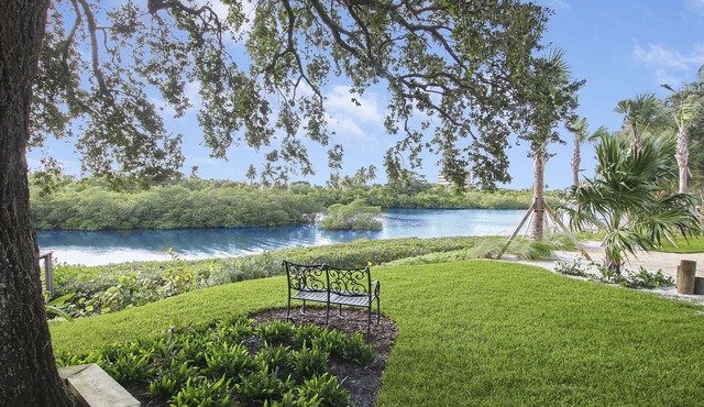 BEST LOCATION IN JUPITER! On Intracoastal. Steps from Jupiter’s Love Steet.