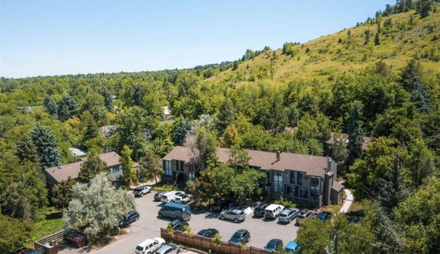 Best Location in Town at this Luxury hideaway! Walking distance to EVERYTHING!