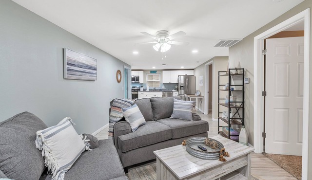 Best location in Uptown Maumee! King Bed-W/D-3TVs!