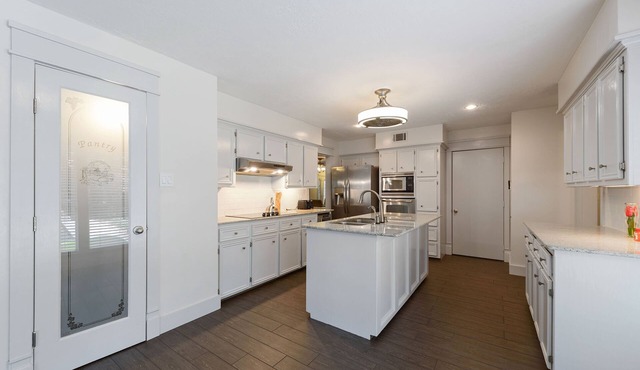 Best location - Large House - Private pool - Pool can be heated option!!!
