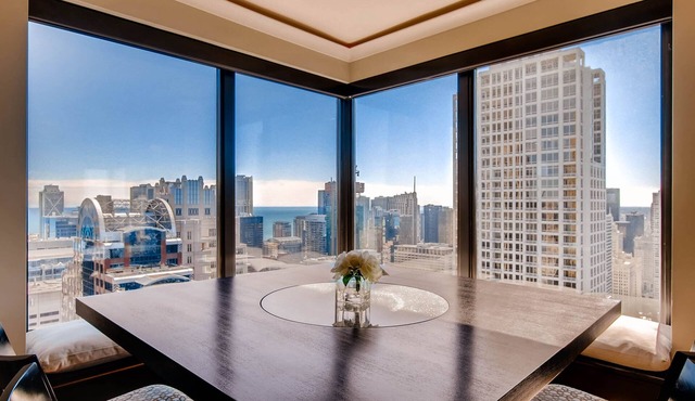 Best Location! Luxury 51st FL Amazing Views of Lake & City, Hotel-like Amenities