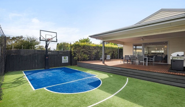 BEST location! Multi family stay. Rye bay beach & shops 10min walk