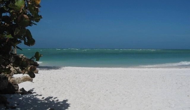 Best Location on Island! Steps from the water and local island classics!