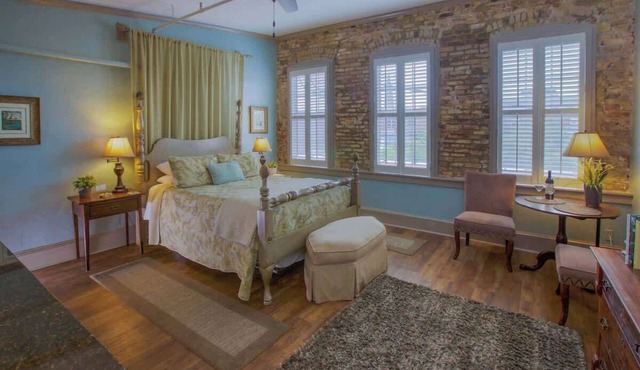 Best Location - On Market St. in Historic Downtown