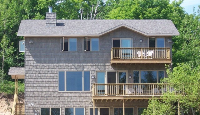 BEST LOCATION on the border of the Whitefish Dunes St Park - the Best Sand Beach