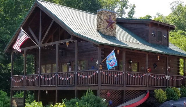 !BEST LOCATION! RESERVE NOW FOR SPRING BREAK AND SUMMER! BEARFOOT CORNER CABIN!
