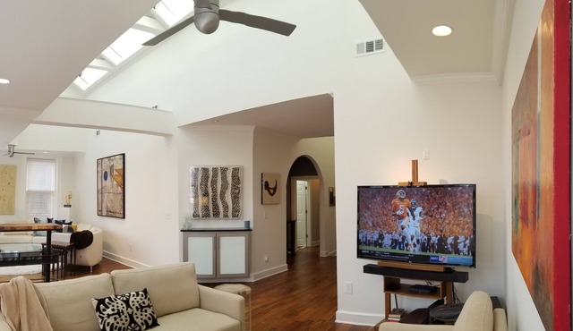 Best Memphis Penthouse - Downtown Condo 2BR