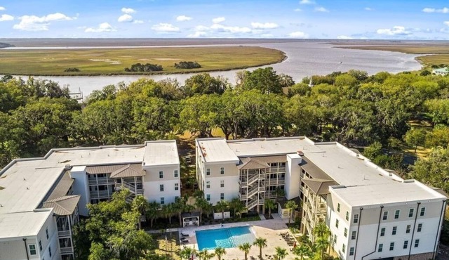 Best New Luxury St. Simons FLETC/Vacation Condo-3Br/2Ba/Bikes/2 Pools/Garage
