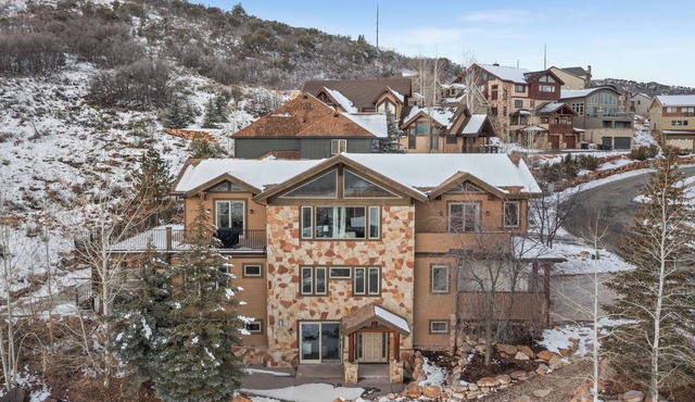 Best of Bear Hollow. Lavish 7-Bedroom For Winter and Summer Fun.