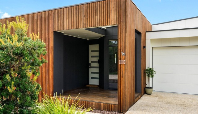 Best of Both Worlds Inverloch