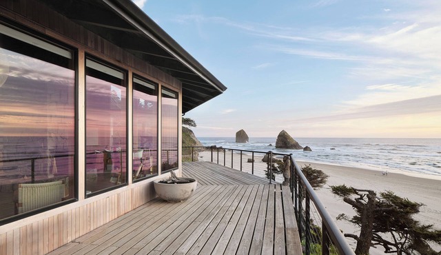Best of Cannon Beach oceanfront home with 200 degree views, newly renovated