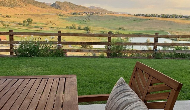 Best of CO outdoor adventures! Private room for travel nurses/remote workers