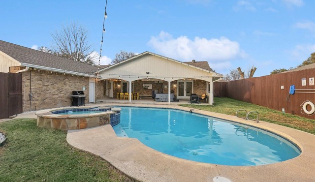 Best of Desoto 4BR,3BA with Pool, HotTub, Cinema