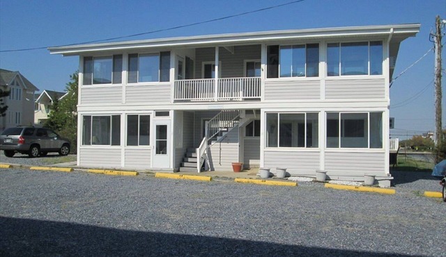 Best of Dewey! 2 BR1.5 bath steps to the Ocean on popular McKinley!