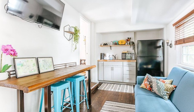 Best of Downtown and Belmont in cozy unique 2BD! Walk everywhere!