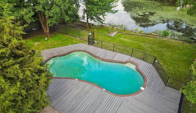 Best of Garland | Pool, Cinema Rm, BBQ (3BD/2.5BA)