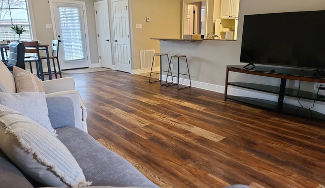 Best of Pineville! 2b/2b,Queen beds, Wifi, Tv, Camp B, P&G, Cleco, & LC WELCOME!