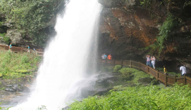 Best of Smokies - Riverfront, Waterfalls, Unforgetable - Got It All - DEAL!